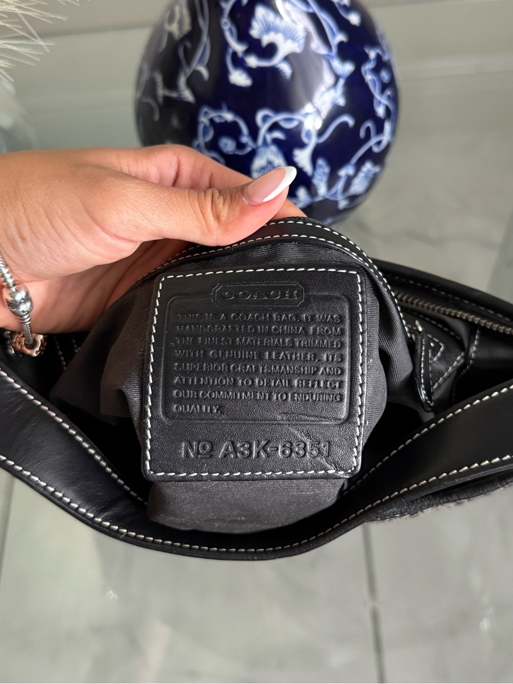 Vintage Coach Signature Soho Small Black Shoulder Bag - Picture 6 of 6